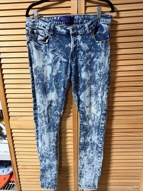 Miley Cyrus & Max Azria Acid Wash Skinny Jeans - Blue